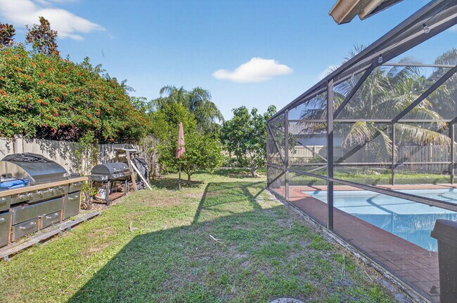 Building Photo - 190 Temple Ave