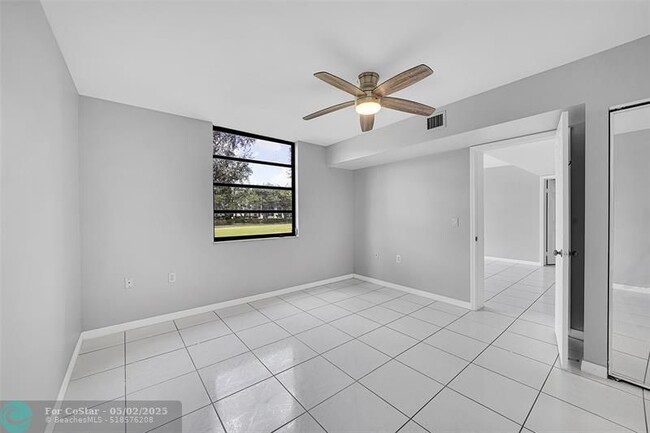 Building Photo - 1713 Whitehall Dr