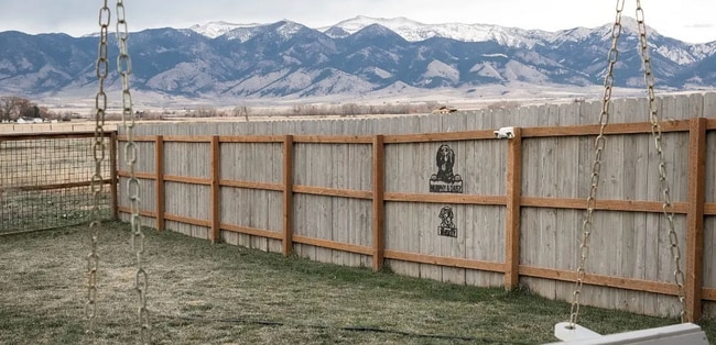 Primary Photo - 3 Bedroom 2 bath house with amazing views ...