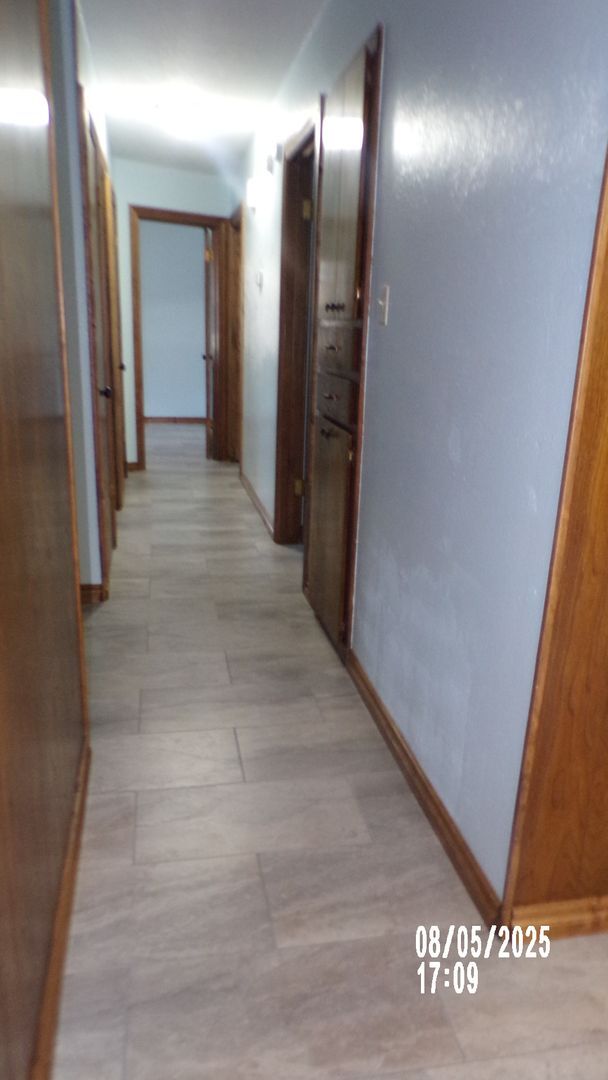 Building Photo - Fantastic Redo located in Terrace Hills.3r...