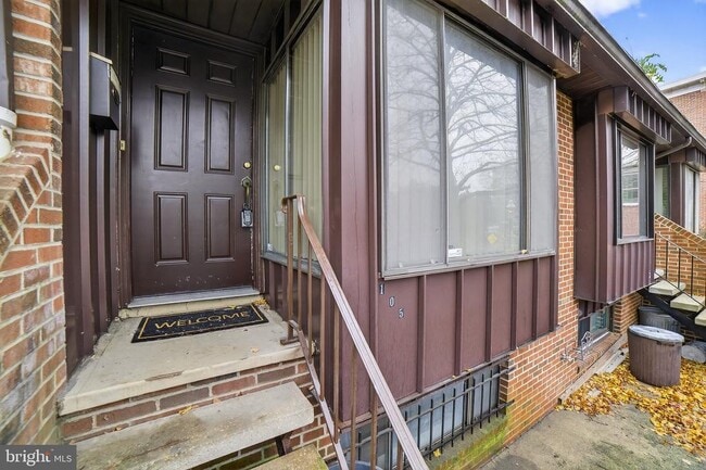 Building Photo - 105 Jackson St