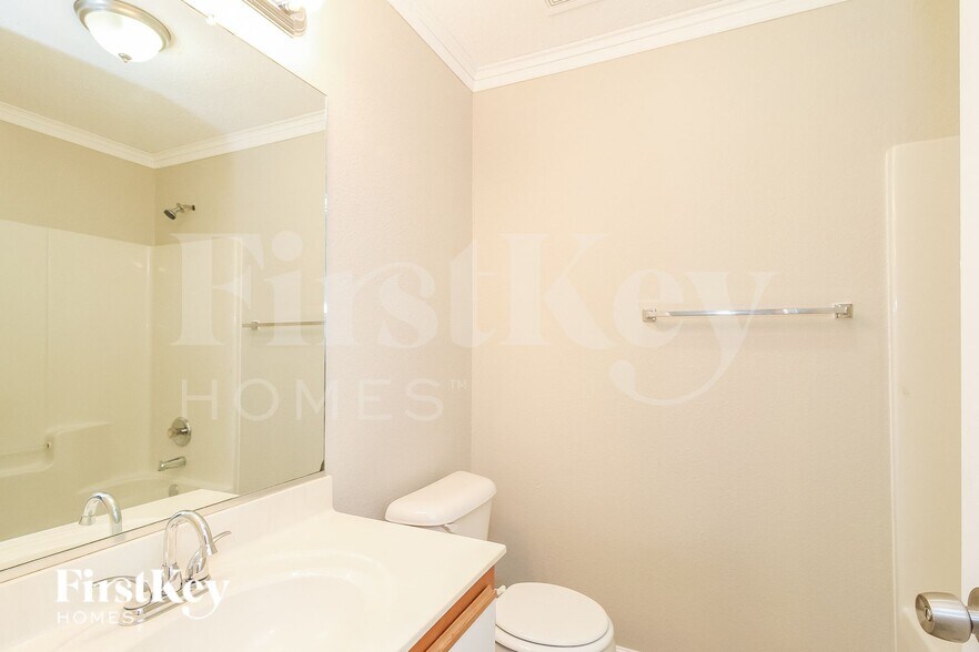 Building Photo - 1717 Challock Way