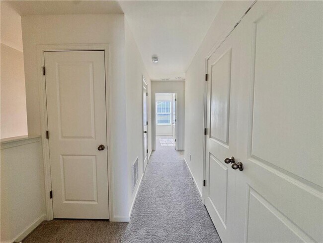 Building Photo - 323 Winton Wy