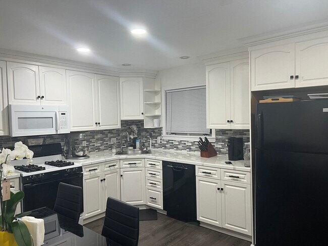 Building Photo - 5-7 Oran Rd