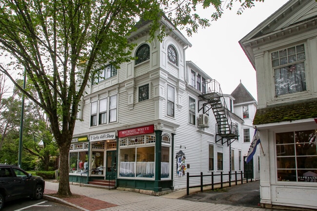 Building Photo - 44 Main St