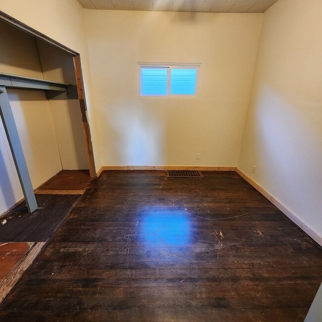 Building Photo - 2039 S Arizona St