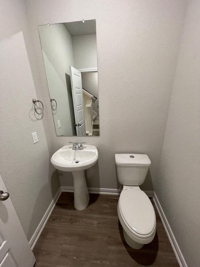 Building Photo - 3 Bedroom, 2.5 Bathroom, Two-story Duplex with a huge back yard in New Braunfels!