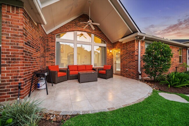 Building Photo - 18063 Crescent Royale Way