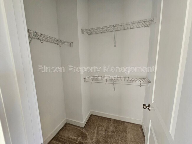 Building Photo - 209 Westpark Ct