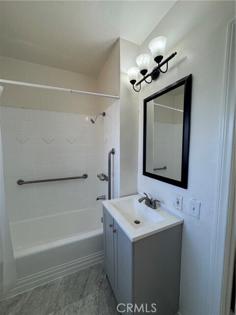 Building Photo - 1538 W 51st Pl