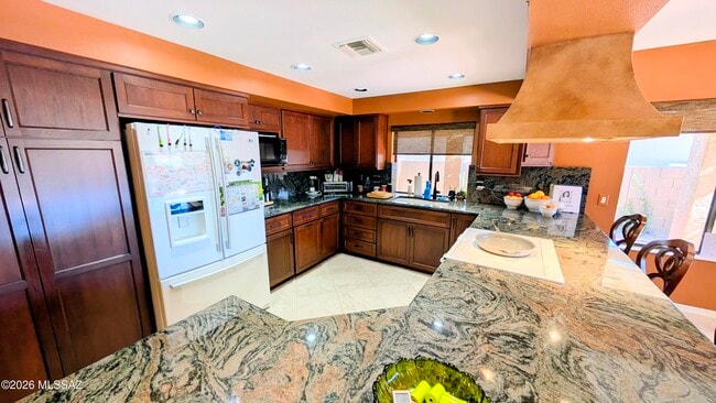 Building Photo - 64275 E Orangewood Ln