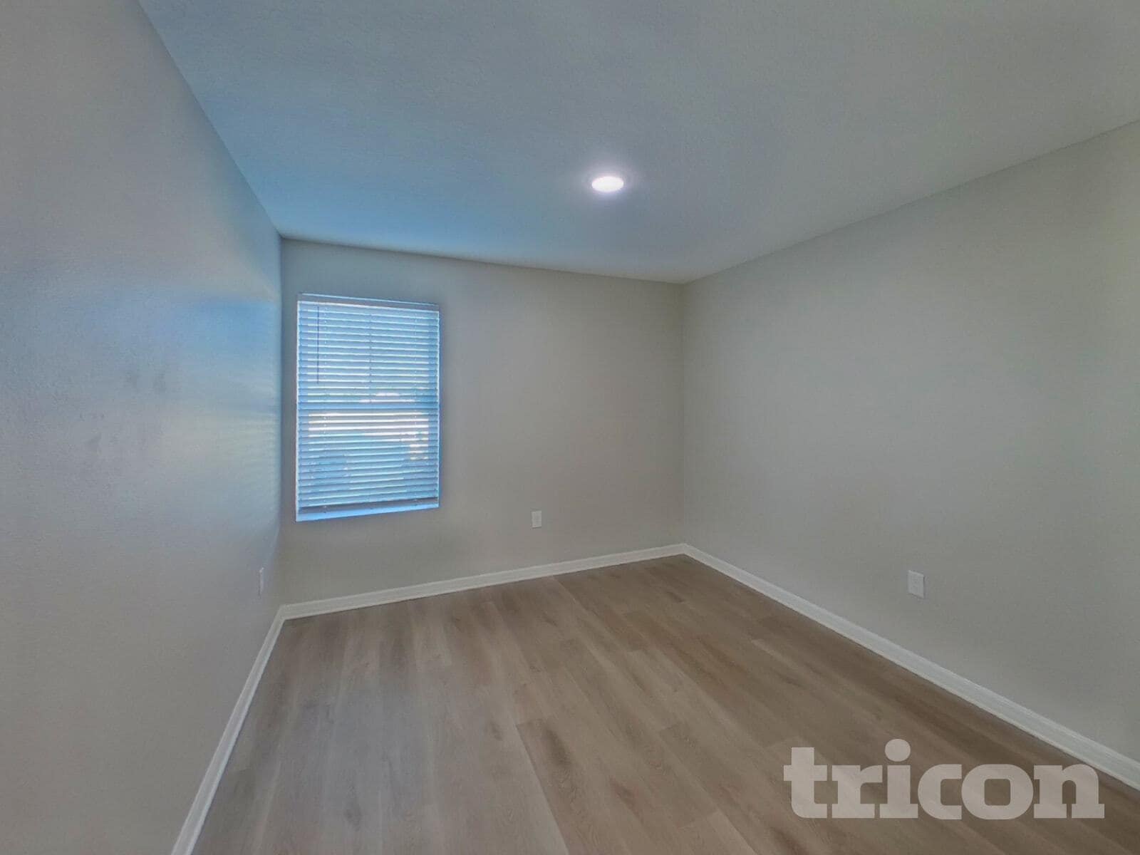 Building Photo - 5475 Summer Sunset Dr