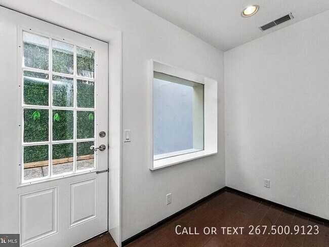 Building Photo - 907 N 5th St