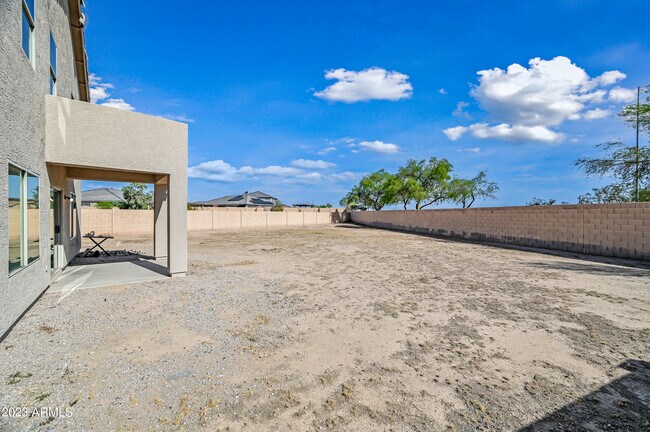 Building Photo - 43927 W Cypress Ln