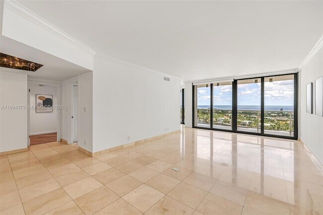 Building Photo - 20281 E Country Club Dr