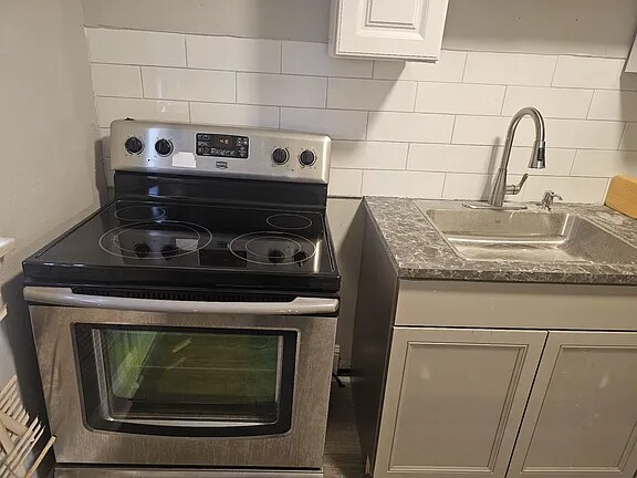 Building Photo - 5109 Arbutus Ave