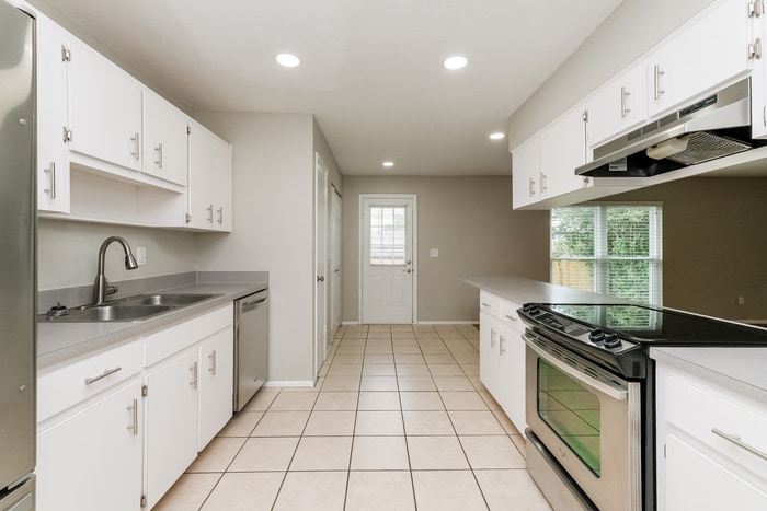 Building Photo - 3407 Groveview Dr