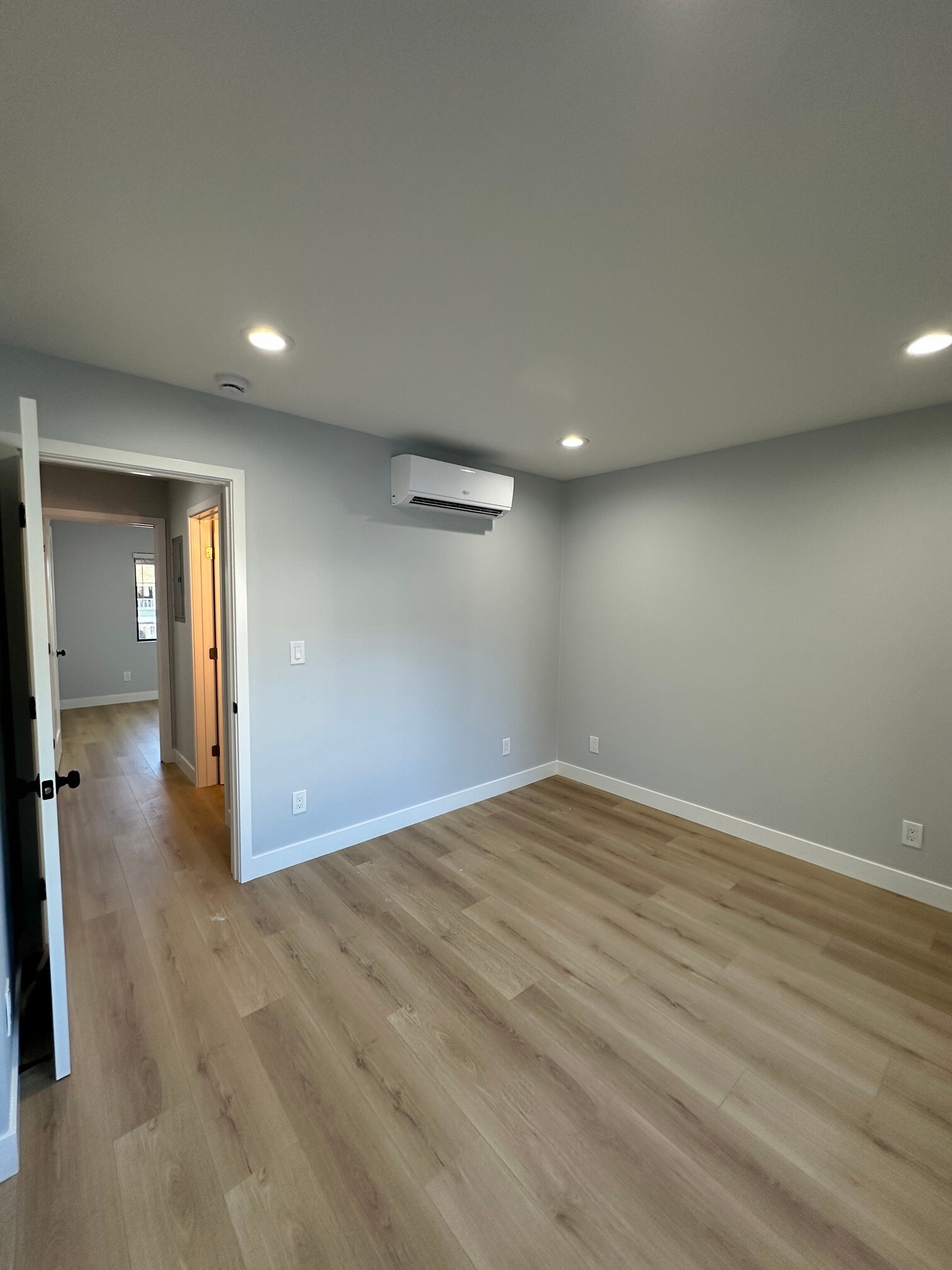 Building Photo - 826 Rose Ave