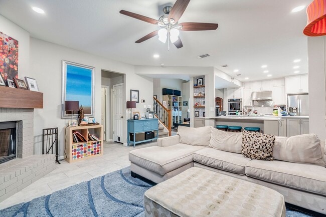 Building Photo - 10803 Sans Souci Pl