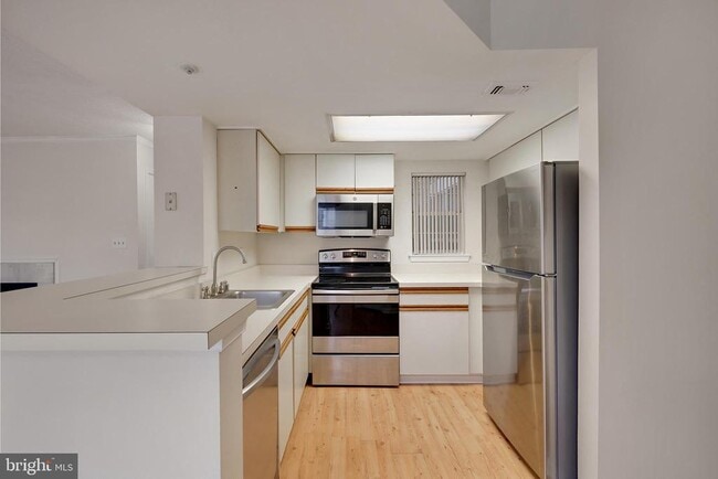 Building Photo - 14229 Bowsprit Ln