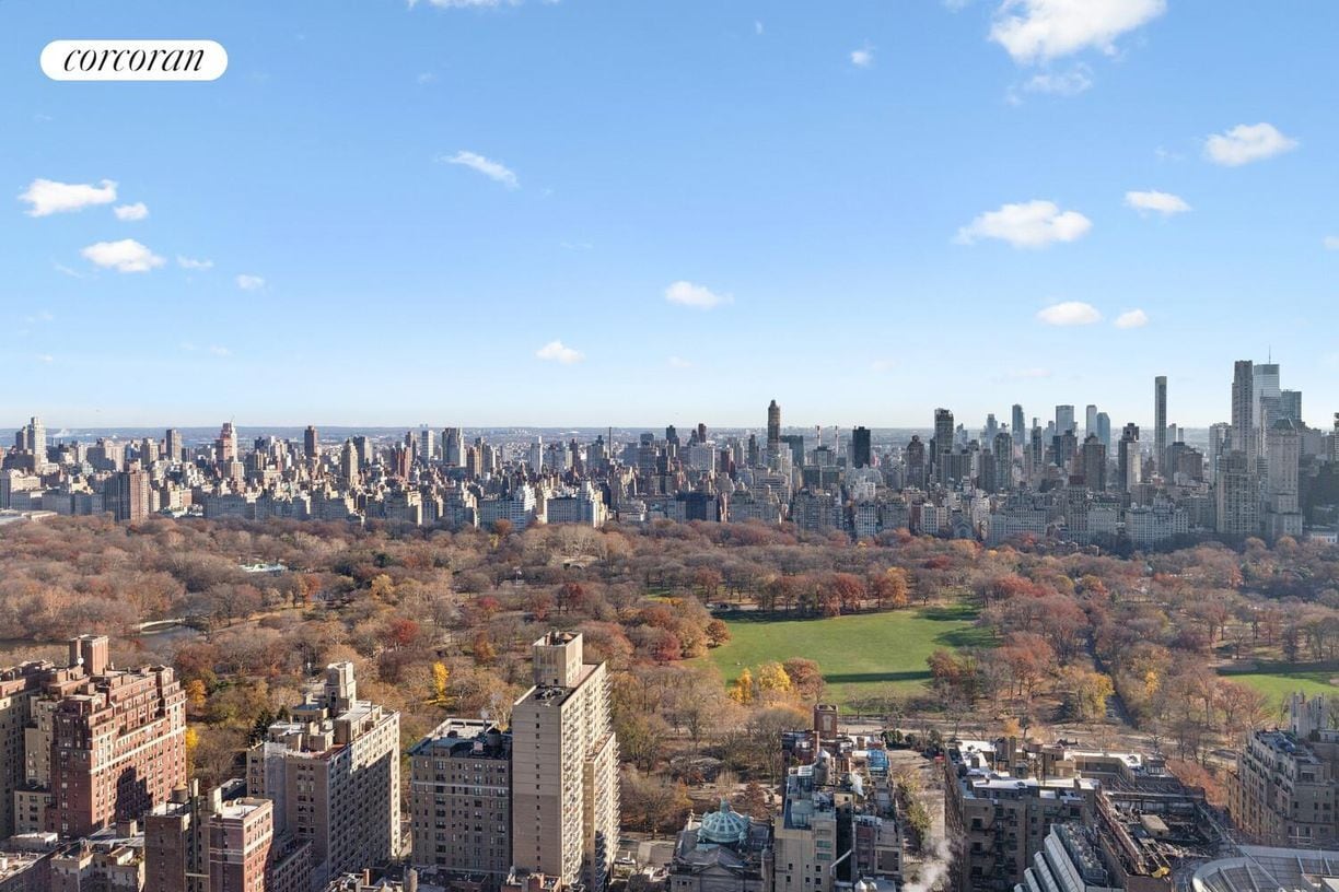 Building Photo - 101 W 67th St