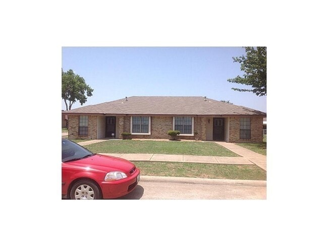 Primary Photo - Great Duplex In Glenn Heights
