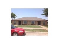 Building Photo - Great Duplex In Glenn Heights