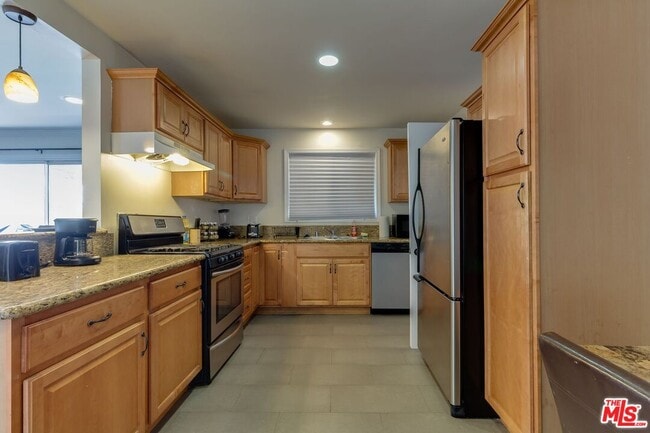 Building Photo - 11257 Collett Ave