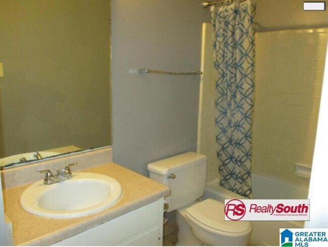 Building Photo - 2715 Southbury Cir