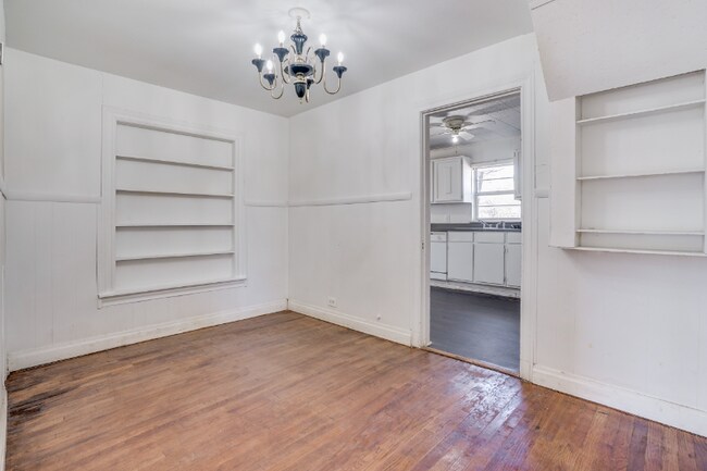 Building Photo - 901 N Howeth St