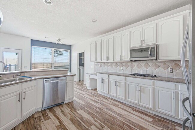 Building Photo - 11602 Canyon Mills Dr