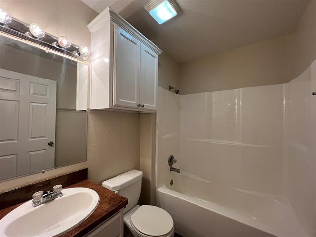 Building Photo - 104 Sunburst Ct