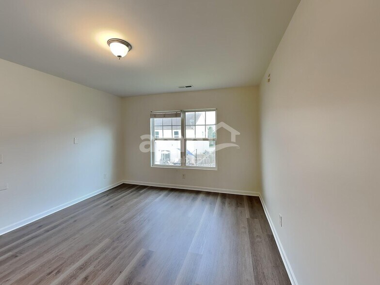 Building Photo - 146 Millen Dr