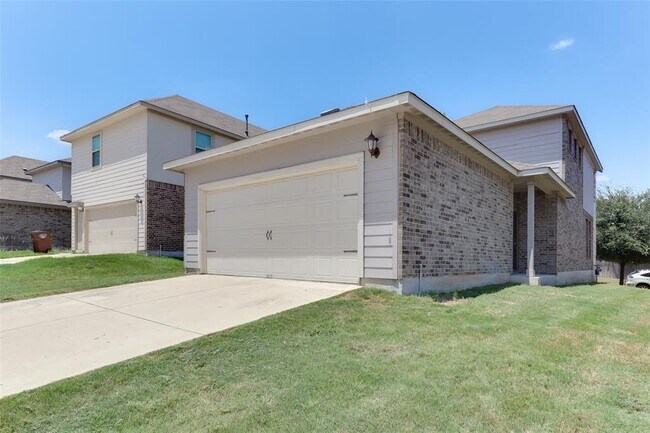 Building Photo - 2929 Harvester Ln