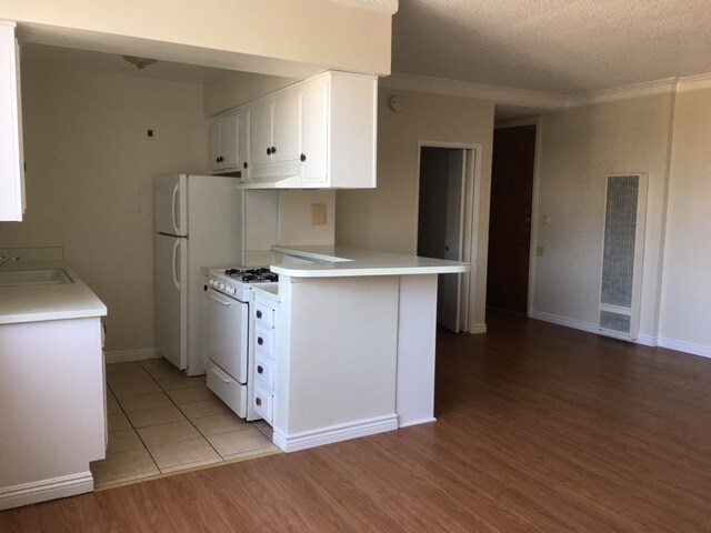 Building Photo - 303 Commonwealth Ave