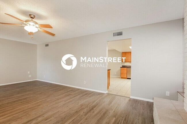 Building Photo - 3 Bedroom Pet-Friendly Home in Phoenix, AZ with Main Street Renewal