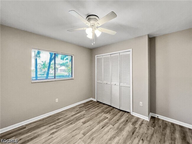 Building Photo - 4530 SW 10th Ave