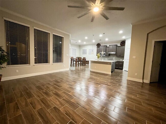 Building Photo - 409 Betony Lp