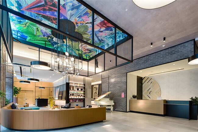 Building Photo - 121 NE 34th St