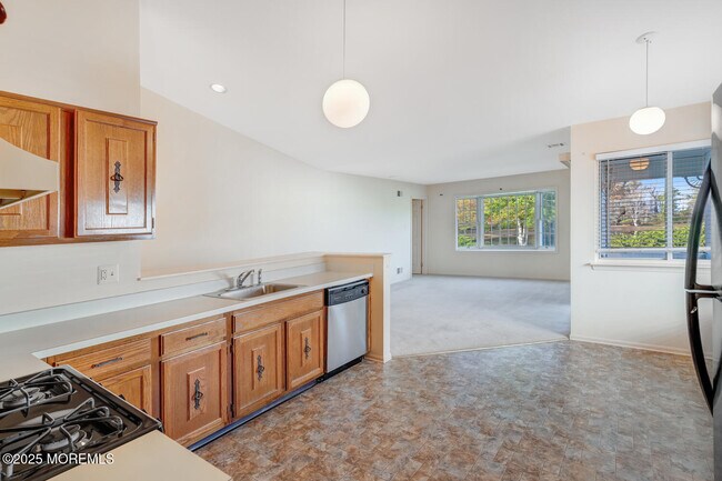 Building Photo - 405 Lexington Dr