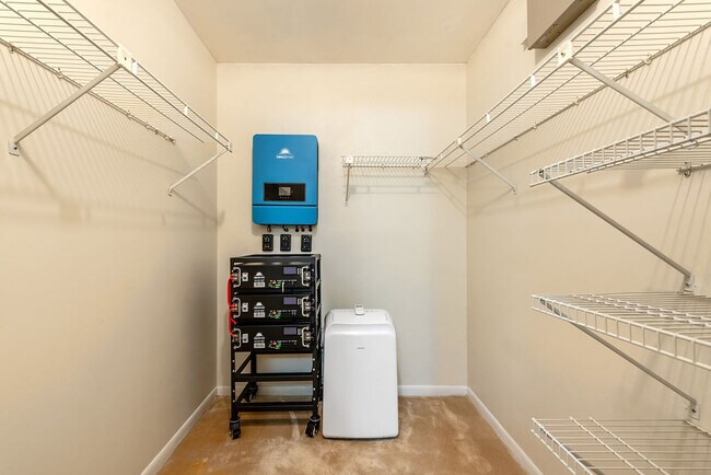 Building Photo - 6378 Moseley St