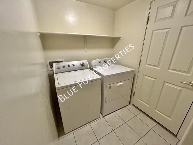 Building Photo - 5459 W Mosquito Dr