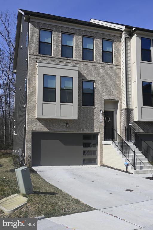Primary Photo - 3388 Watershed Blvd