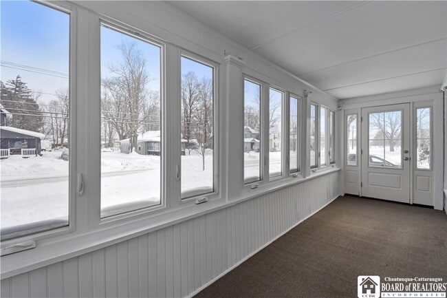 Building Photo - 101 Valley St