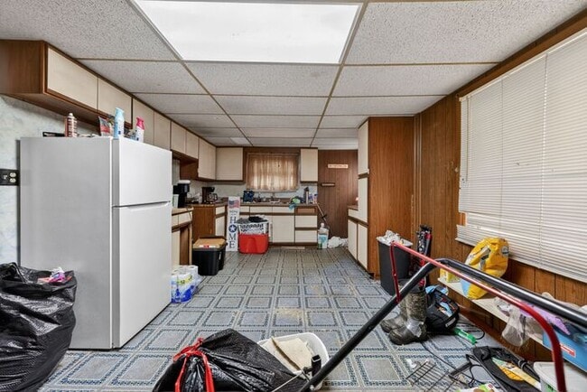 Building Photo - 1220 Erie St