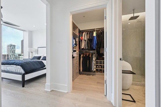 Building Photo - 363 E Wacker Dr