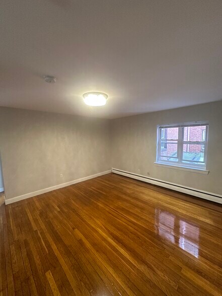 Building Photo - 63 Selkirk Rd