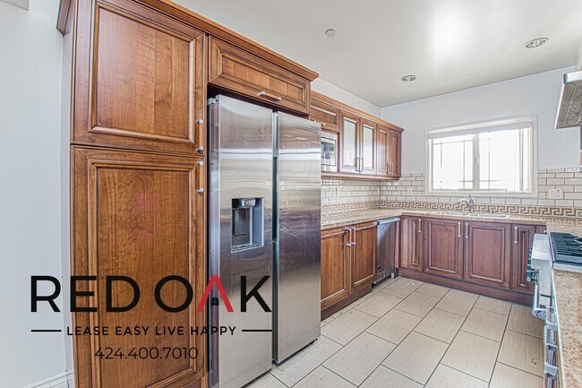 Building Photo - 11848 Kiowa Ave