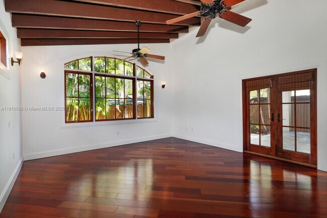 Building Photo - 2527 Inagua Ave