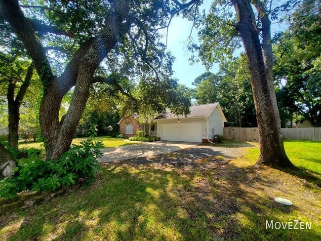 Building Photo - 6902 Persimmon Pl